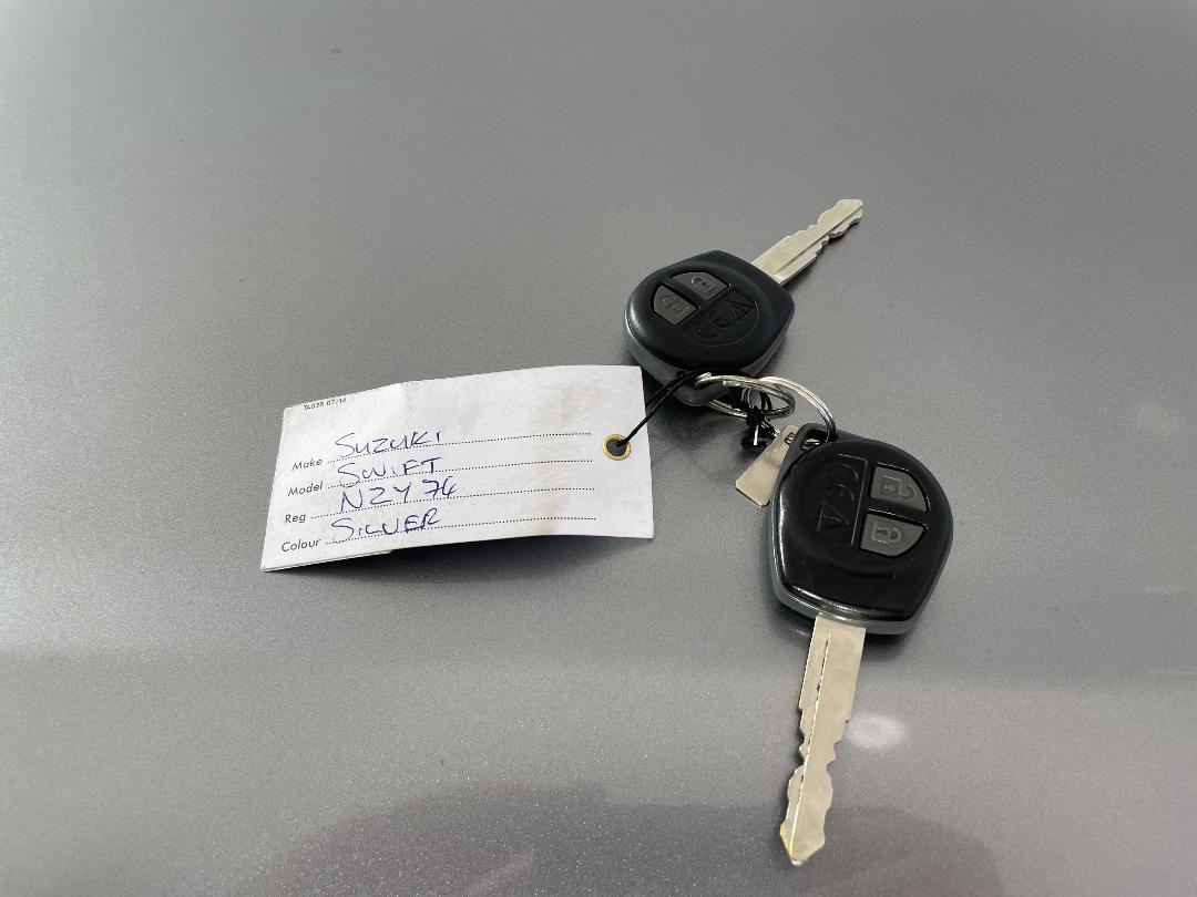 Photo '22' of Suzuki Swift Photo '22' of Suzuki Swift