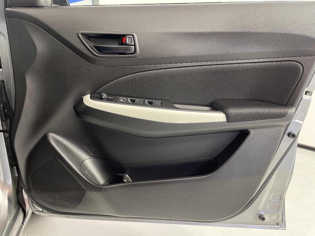 Photo '15' of Suzuki Swift Photo '15' of Suzuki Swift