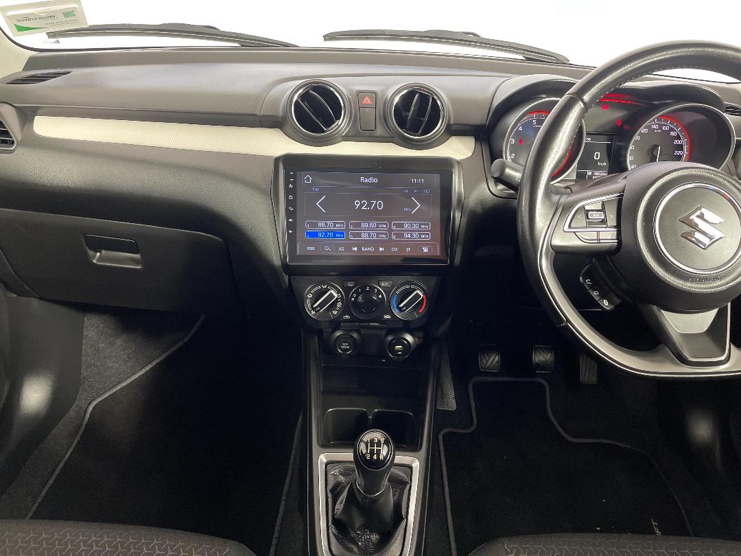 Photo '18' of Suzuki Swift Photo '18' of Suzuki Swift