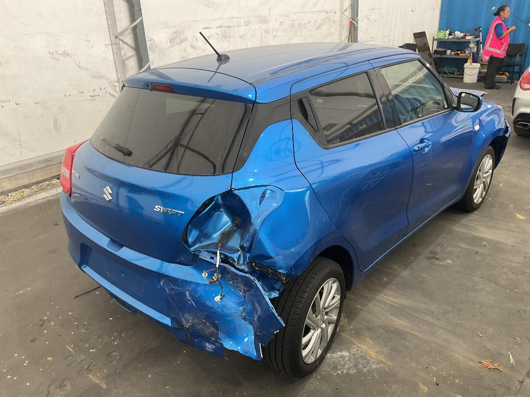 Photo '12' of Suzuki Swift GL