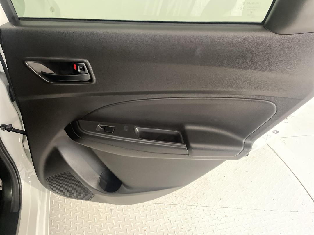 Photo '19' of Suzuki Swift