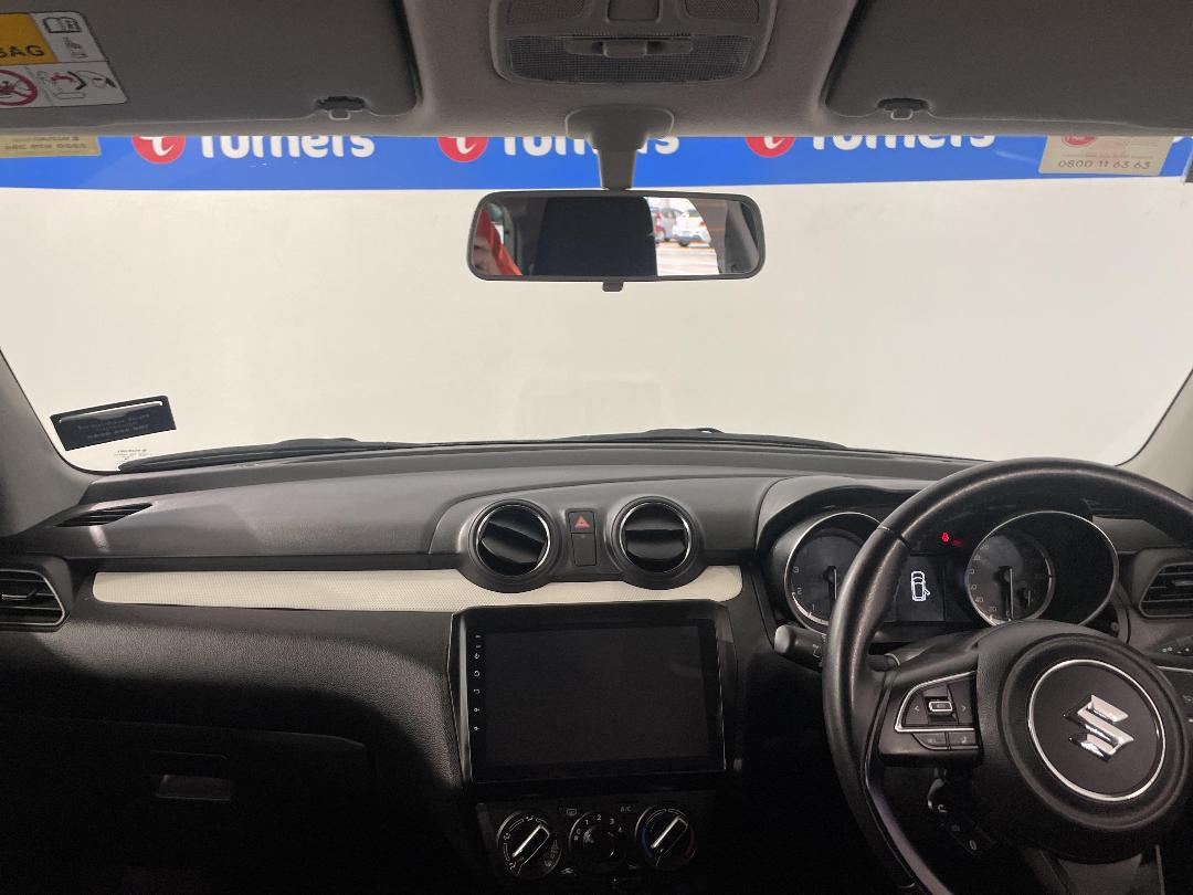 Photo '17' of Suzuki Swift