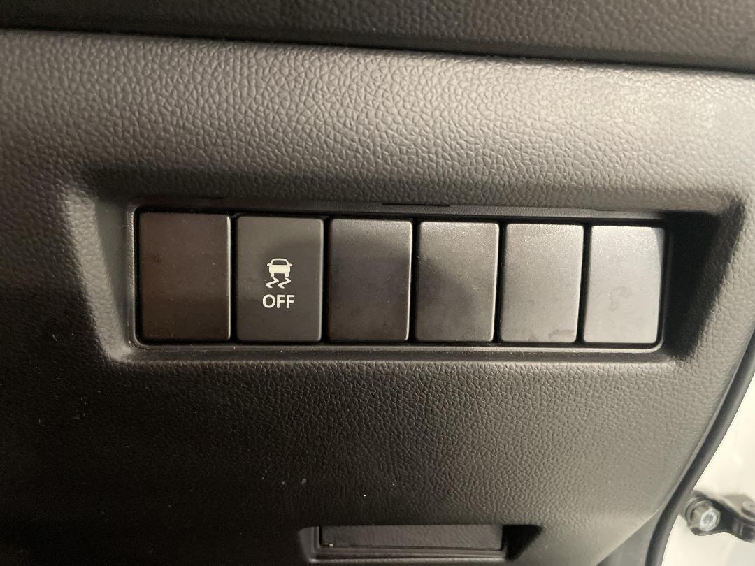 Photo '24' of Suzuki Swift