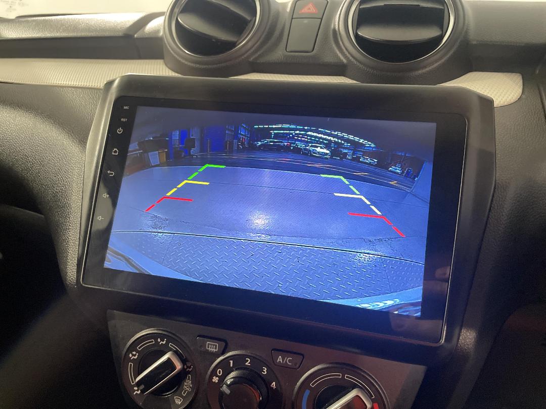 Photo '29' of Suzuki Swift