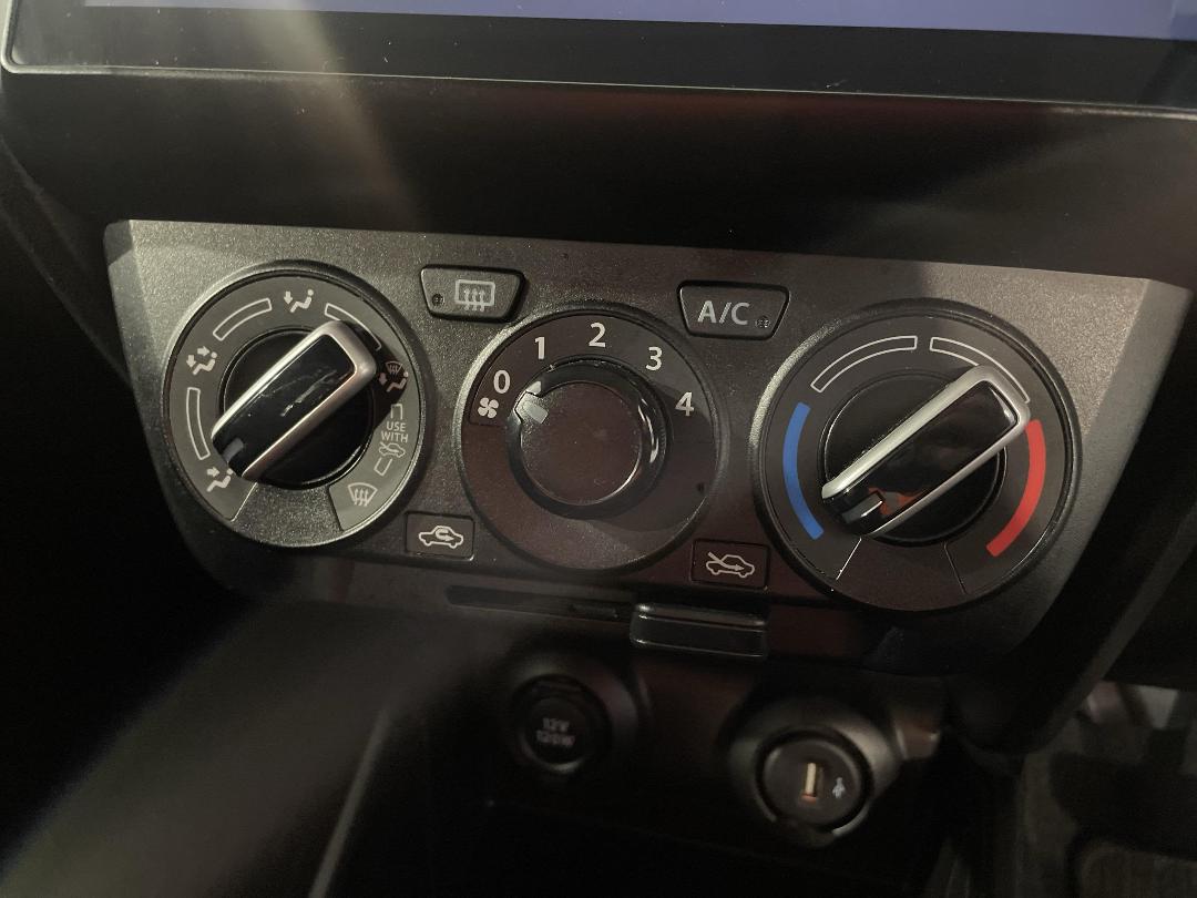 Photo '30' of Suzuki Swift