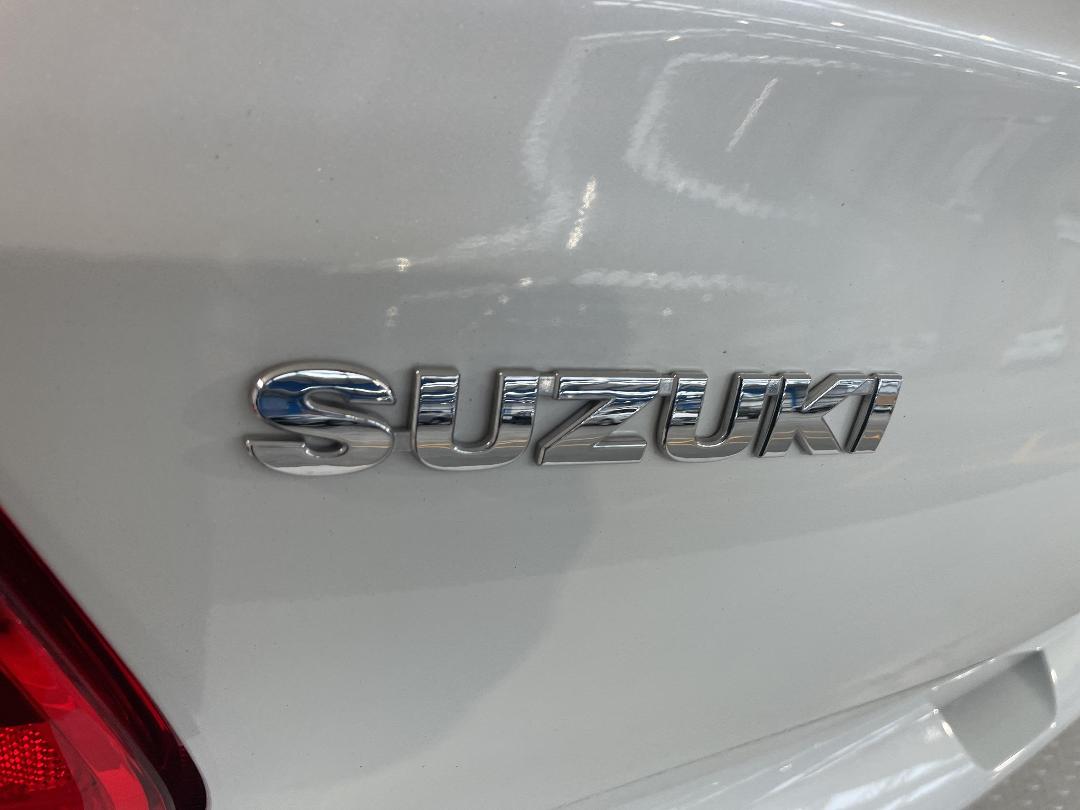 Photo '35' of Suzuki Swift
