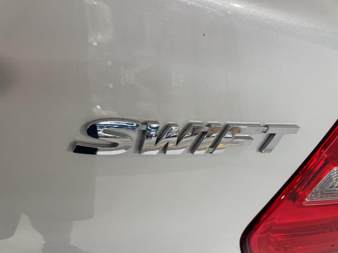 Photo '36' of Suzuki Swift