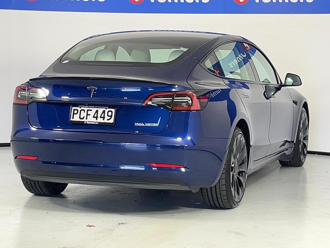 Photo '7' of Tesla Model 3