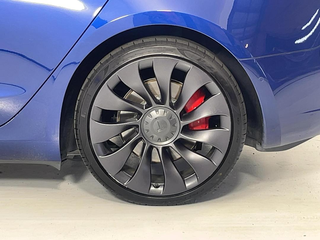 Photo '11' of Tesla Model 3