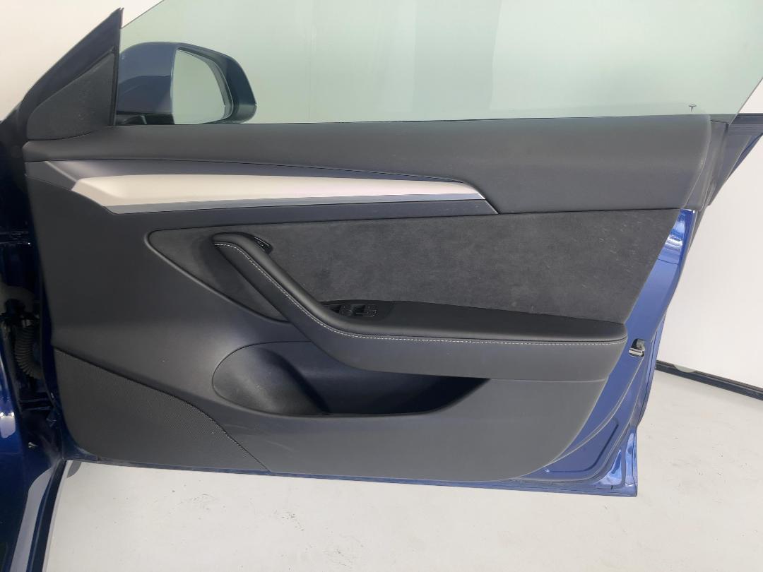 Photo '15' of Tesla Model 3