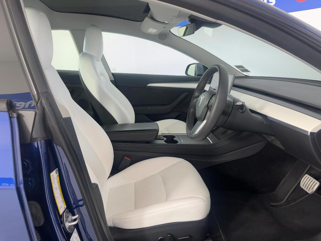 Photo '16' of Tesla Model 3