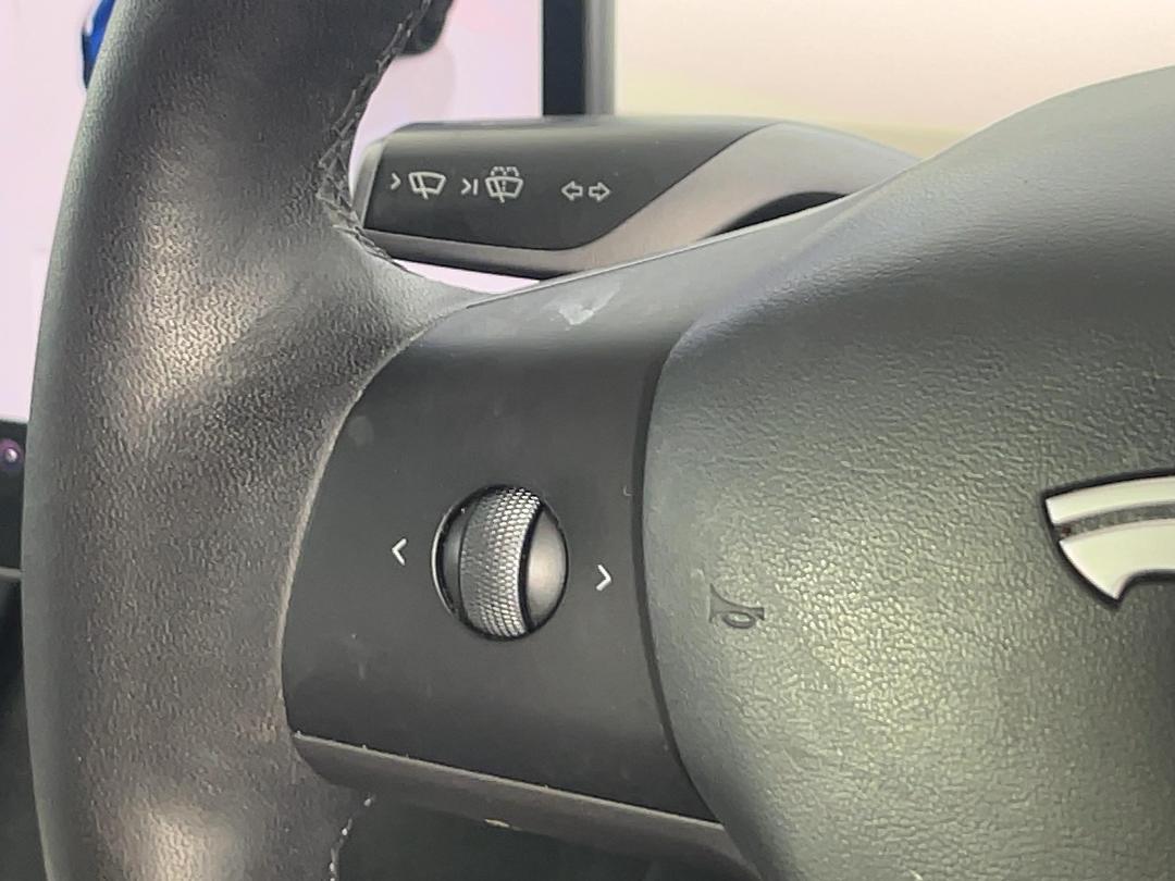 Photo '30' of Tesla Model 3