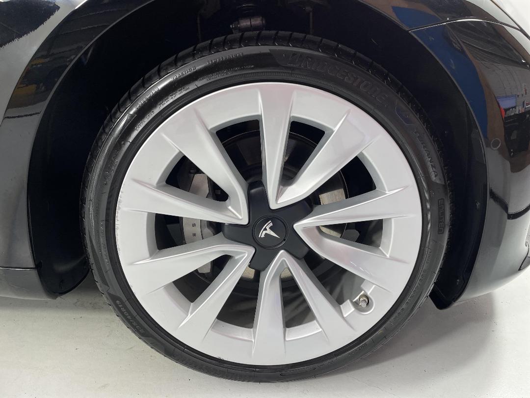 Photo '9' of Tesla Model 3