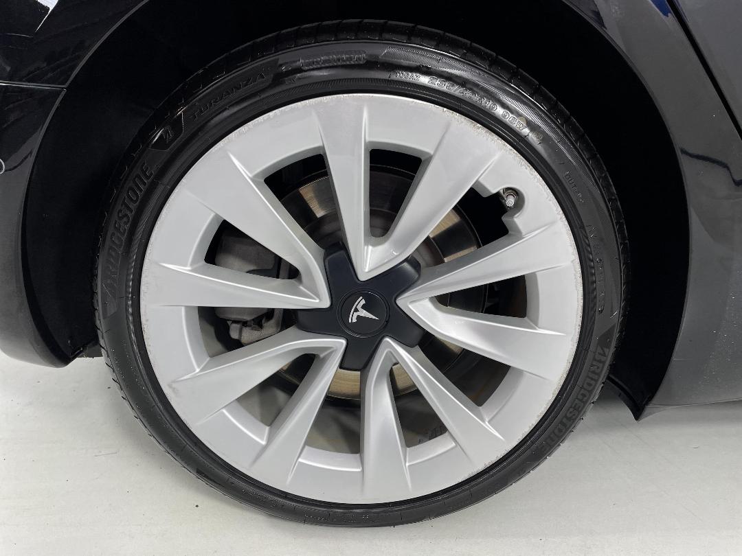 Photo '12' of Tesla Model 3