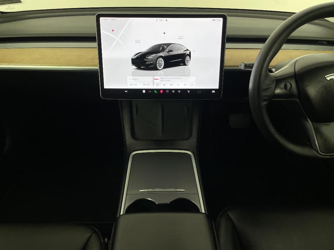 Photo '18' of Tesla Model 3