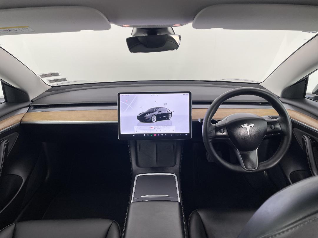 Photo '17' of Tesla Model 3