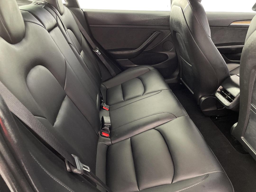 Photo '20' of Tesla Model 3