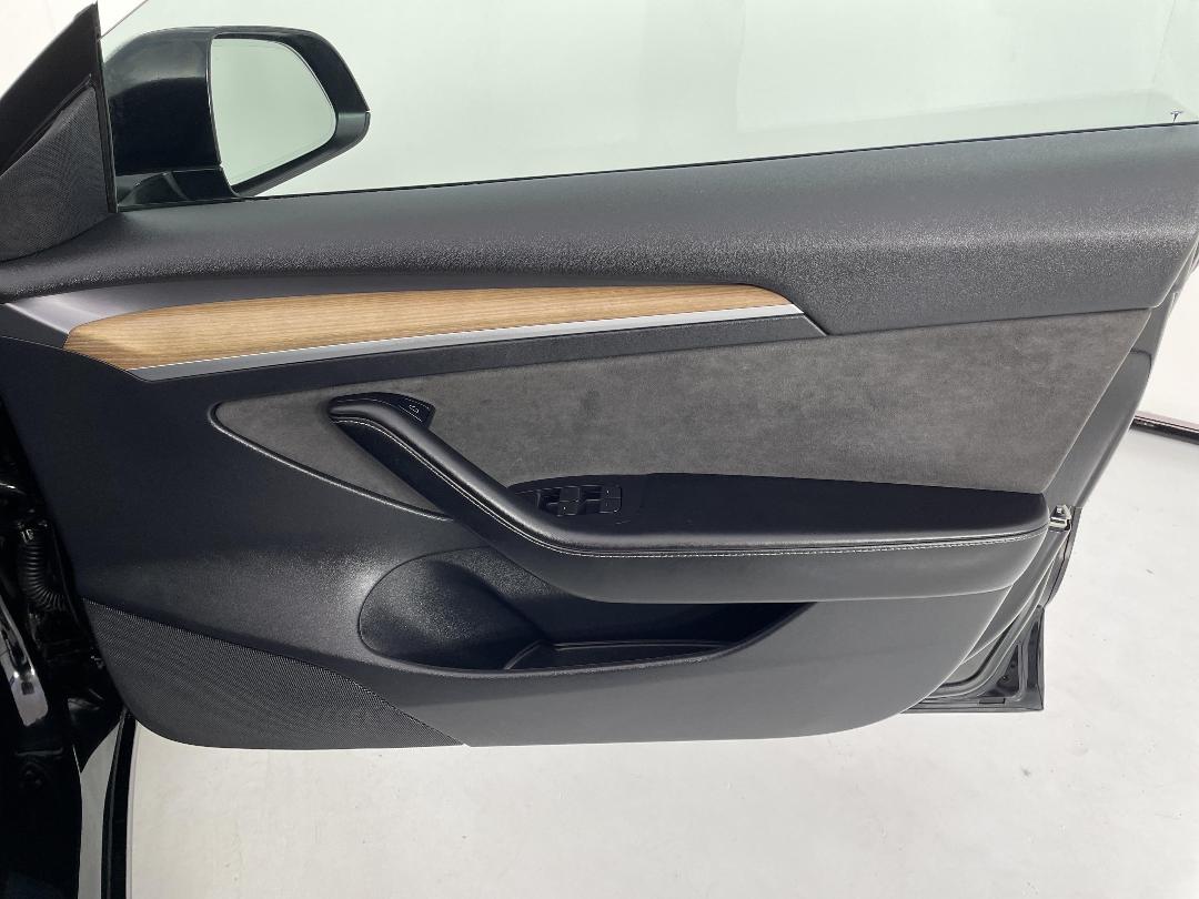 Photo '15' of Tesla Model 3