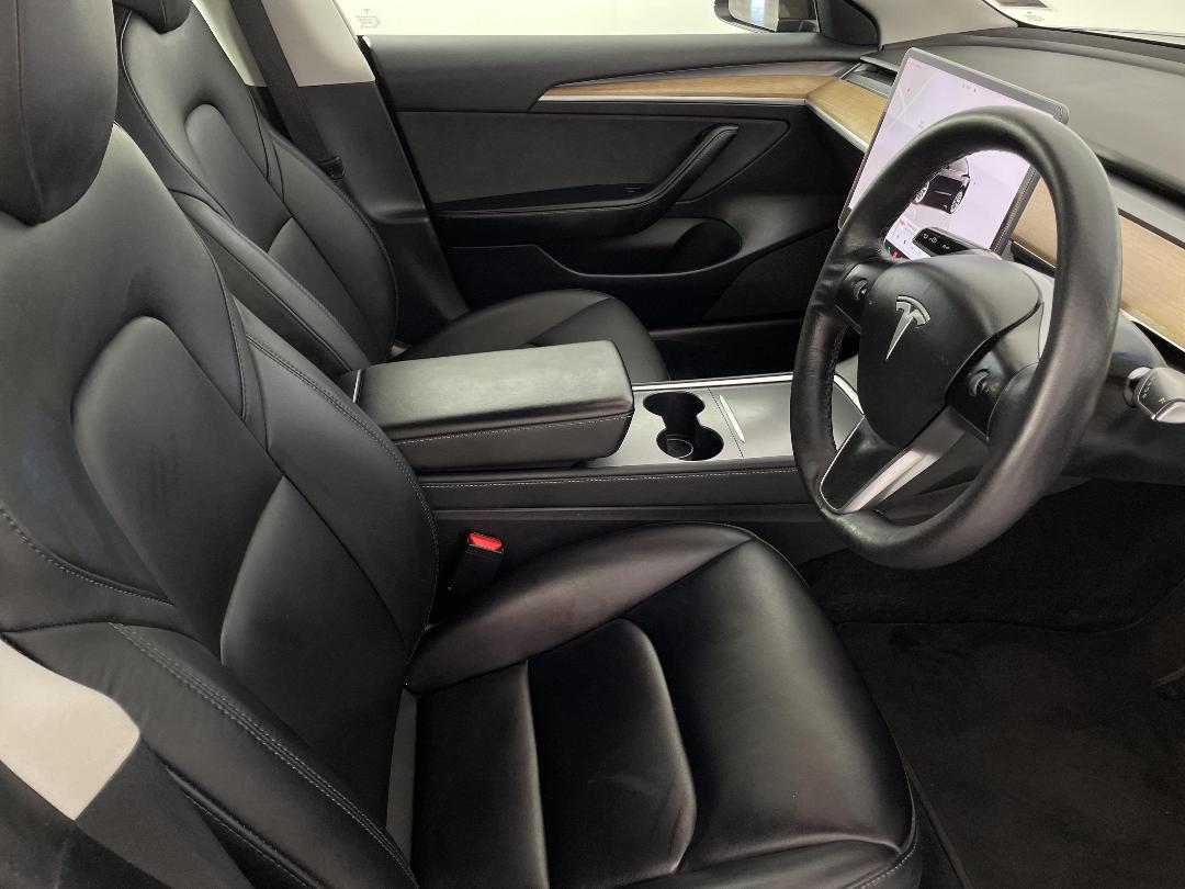 Photo '16' of Tesla Model 3