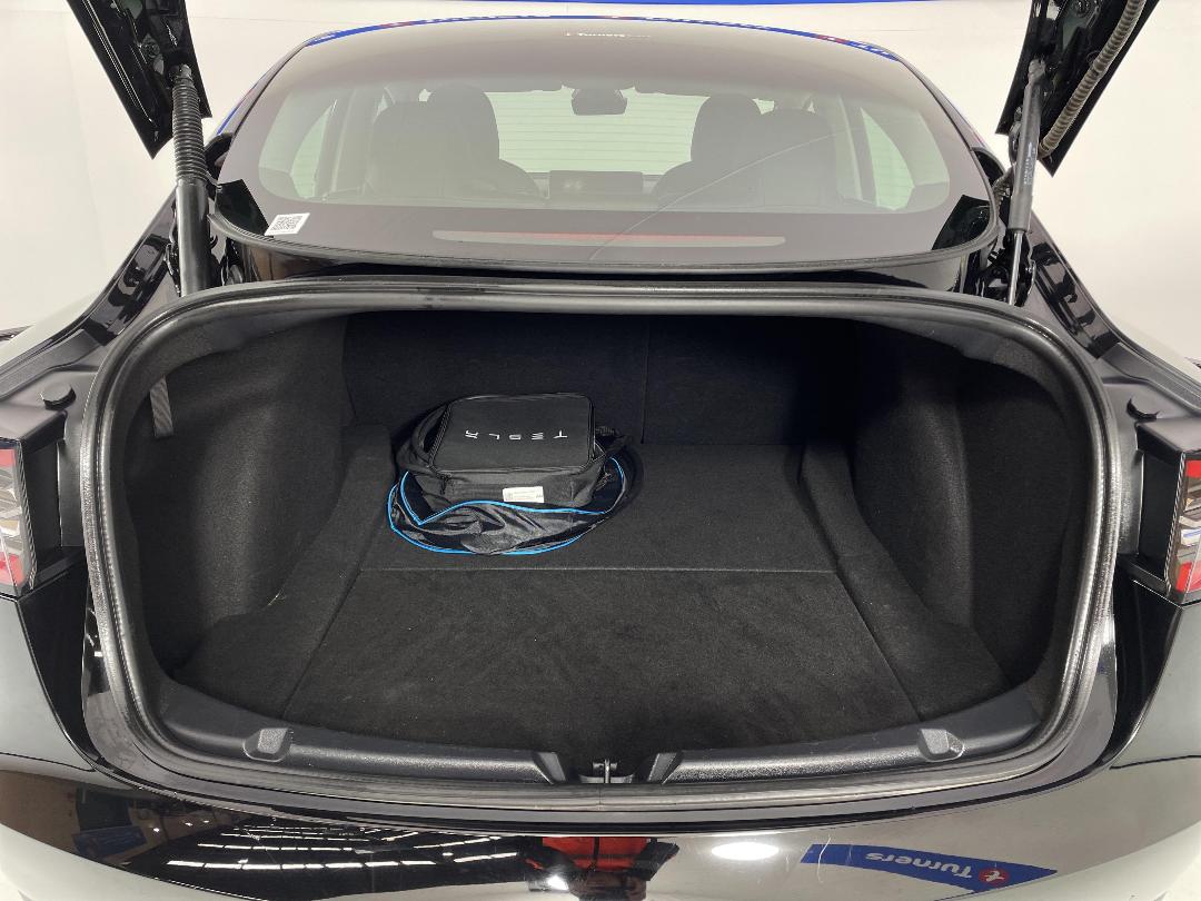 Photo '14' of Tesla Model 3