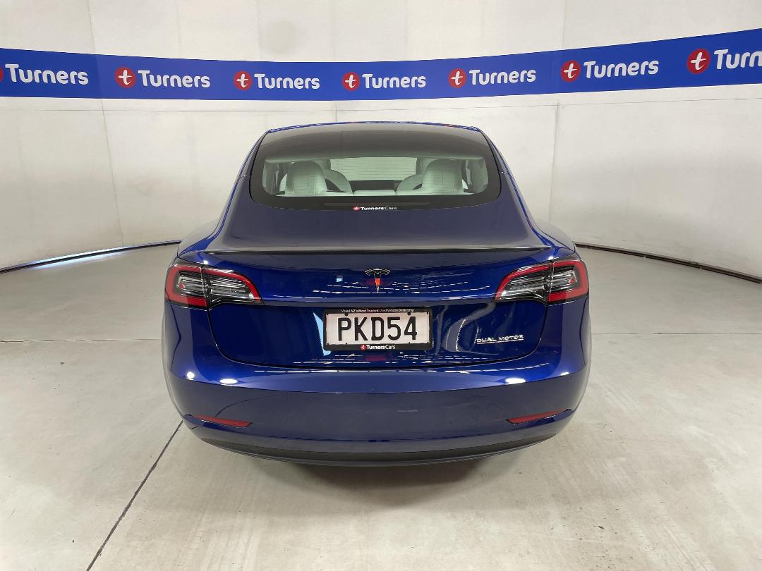 Photo '6' of Tesla Model 3