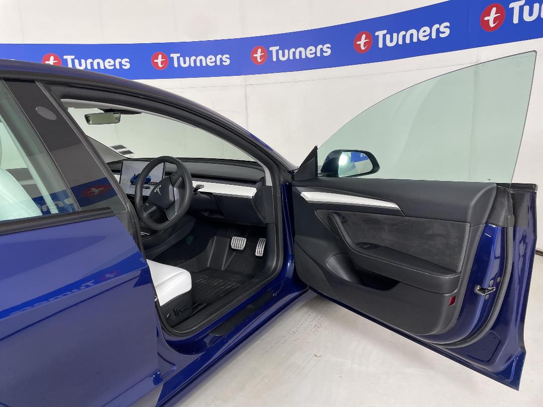 Photo '15' of Tesla Model 3