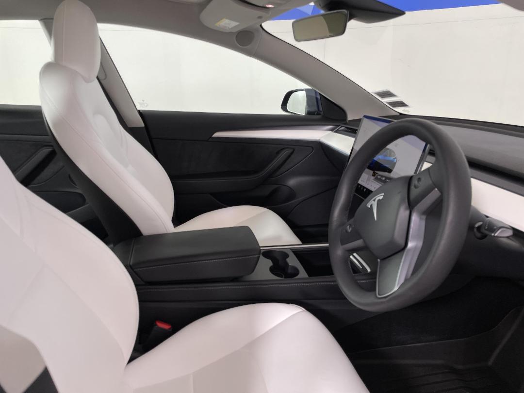 Photo '16' of Tesla Model 3