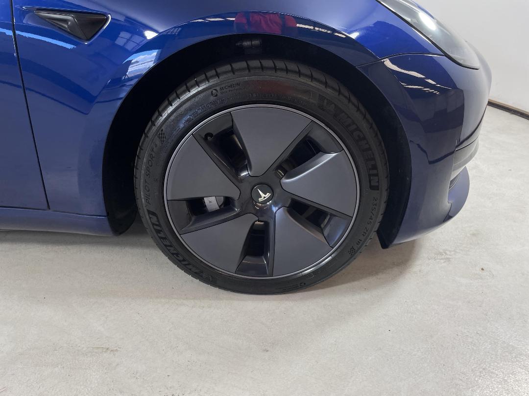 Photo '9' of Tesla Model 3