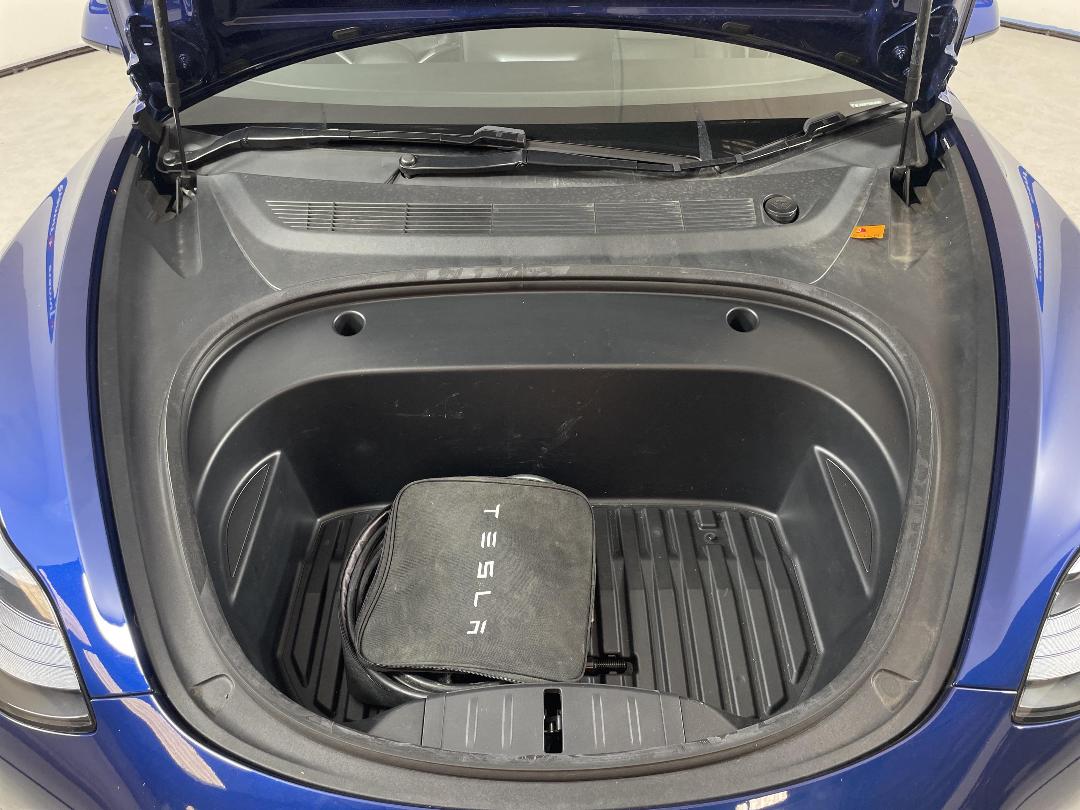 Photo '13' of Tesla Model 3