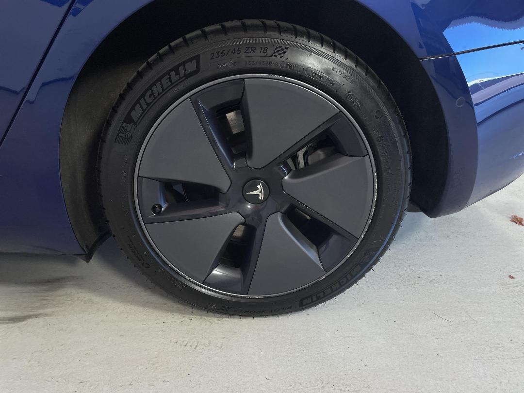 Photo '11' of Tesla Model 3