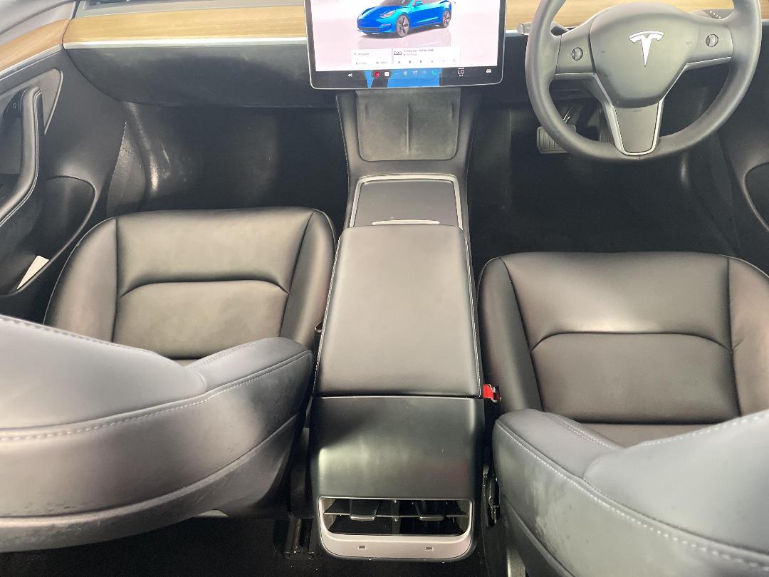 Photo '18' of Tesla Model 3