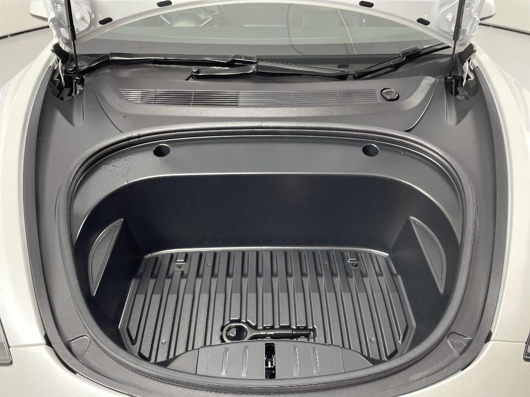 Photo '13' of Tesla Model 3