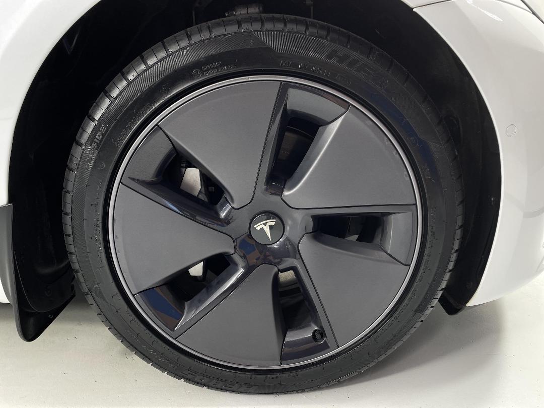 Photo '9' of Tesla Model 3