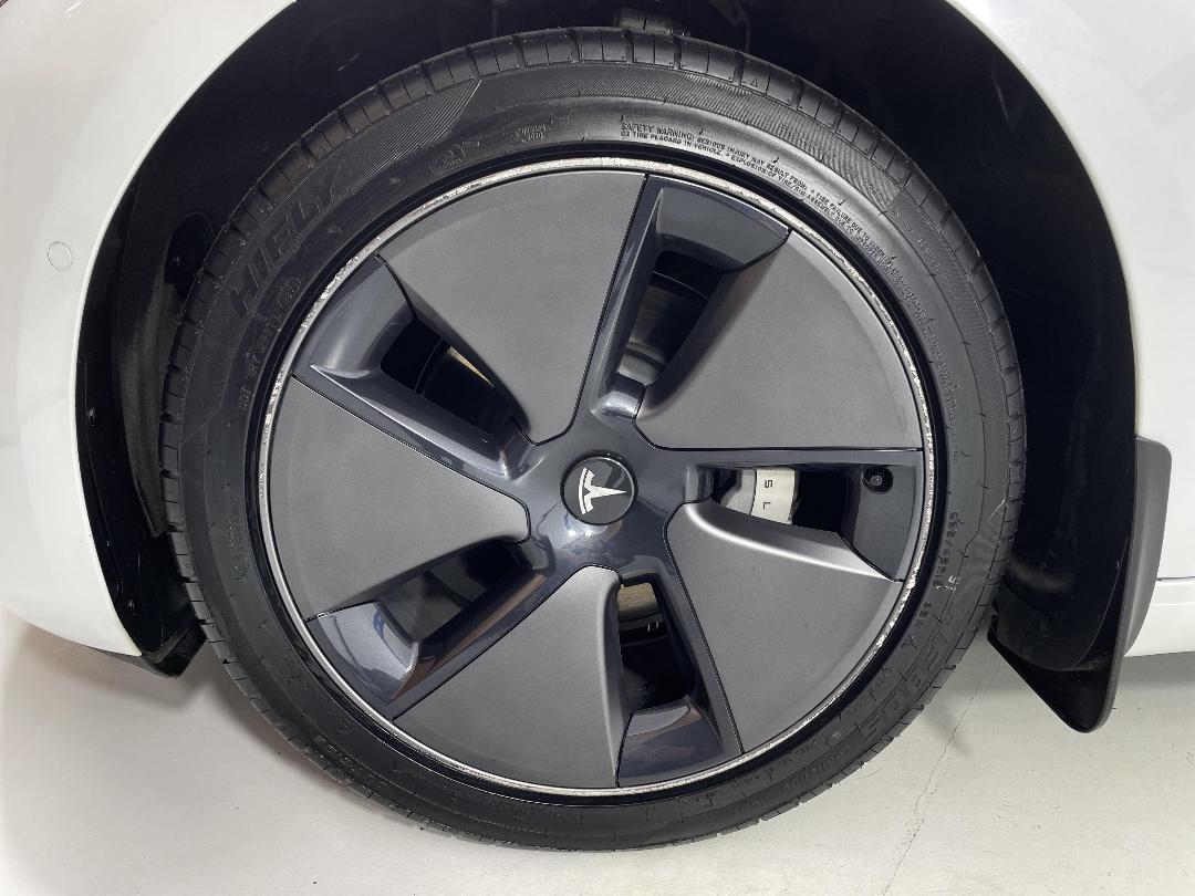 Photo '10' of Tesla Model 3