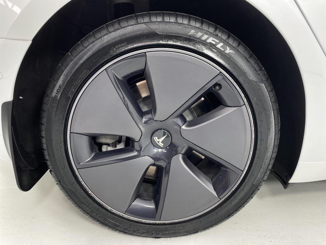 Photo '12' of Tesla Model 3