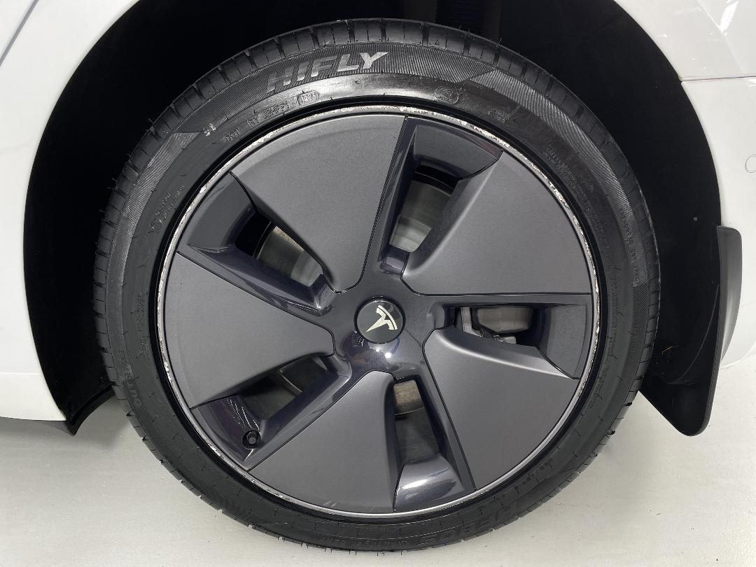 Photo '11' of Tesla Model 3