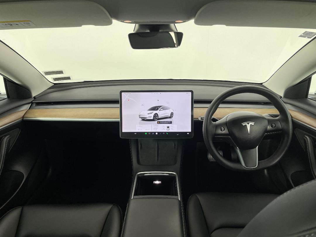 Photo '17' of Tesla Model 3