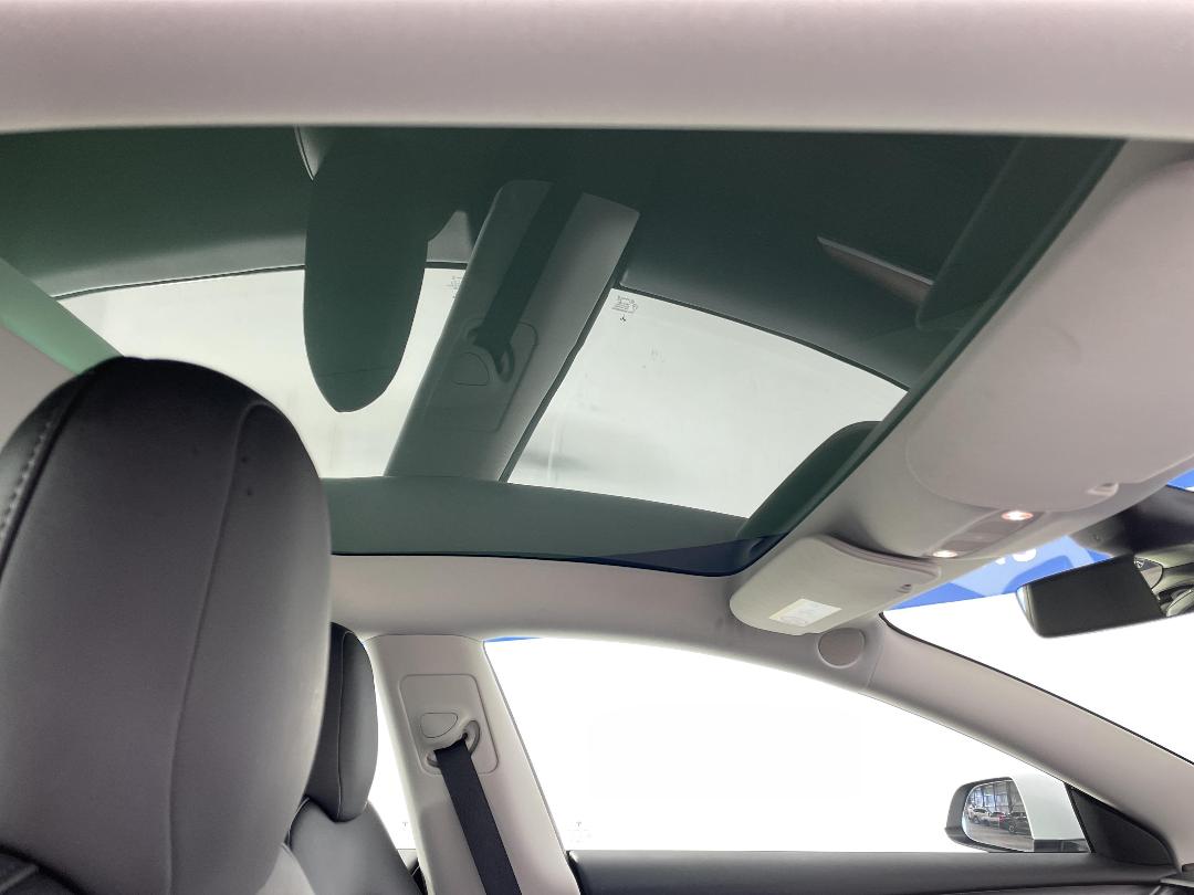 Photo '23' of Tesla Model 3