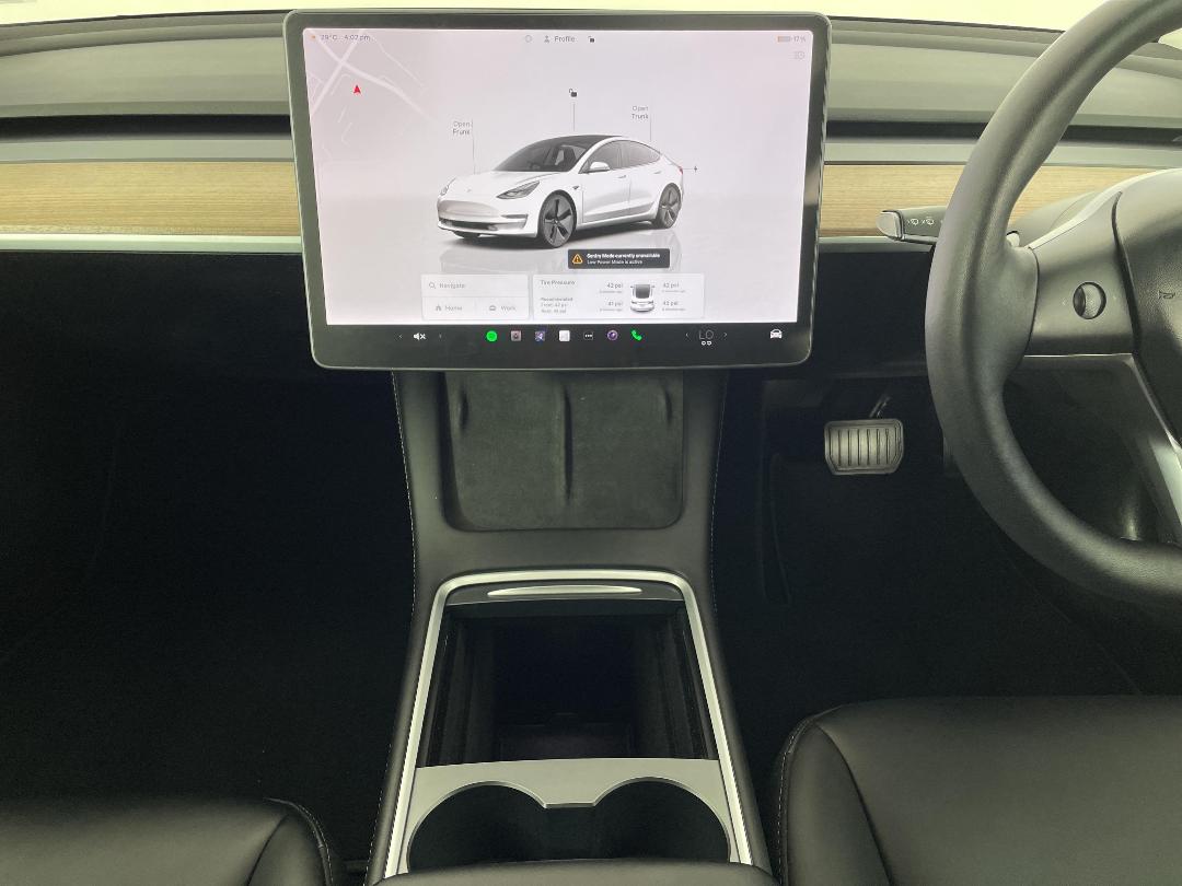 Photo '18' of Tesla Model 3
