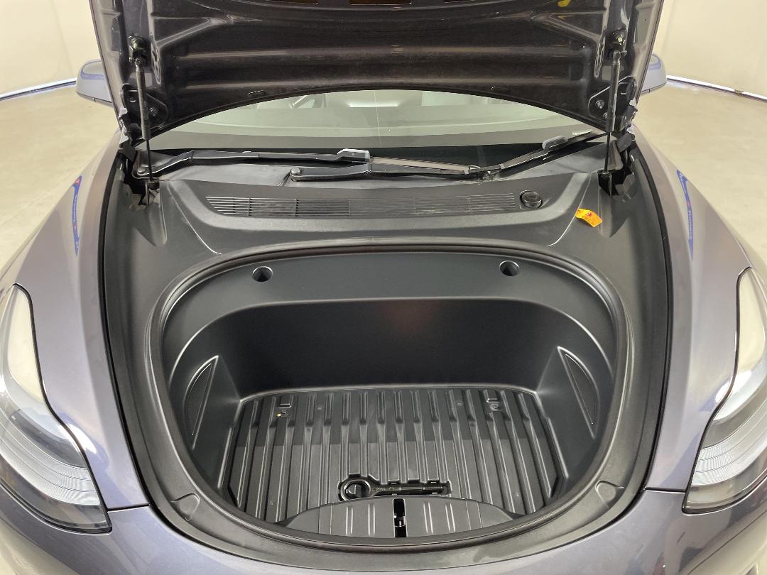 Photo '13' of Tesla Model 3