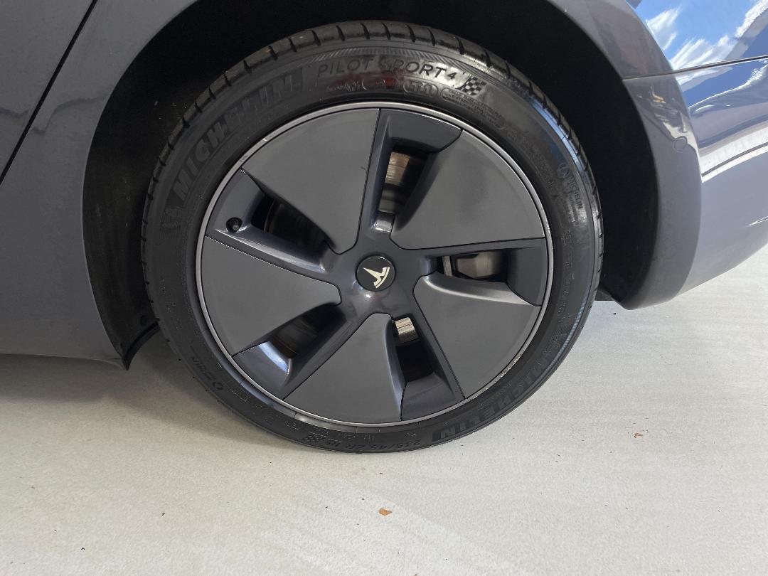 Photo '11' of Tesla Model 3