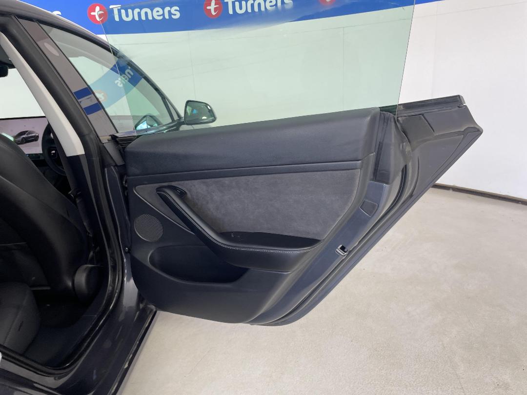 Photo '19' of Tesla Model 3