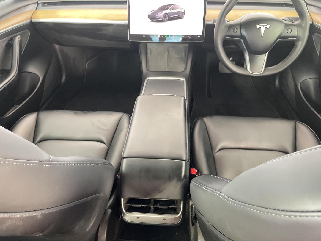 Photo '18' of Tesla Model 3
