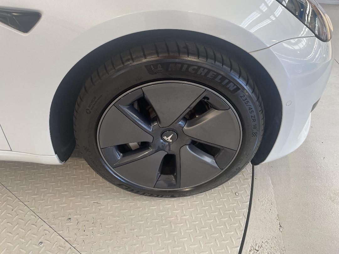 Photo '9' of Tesla Model 3