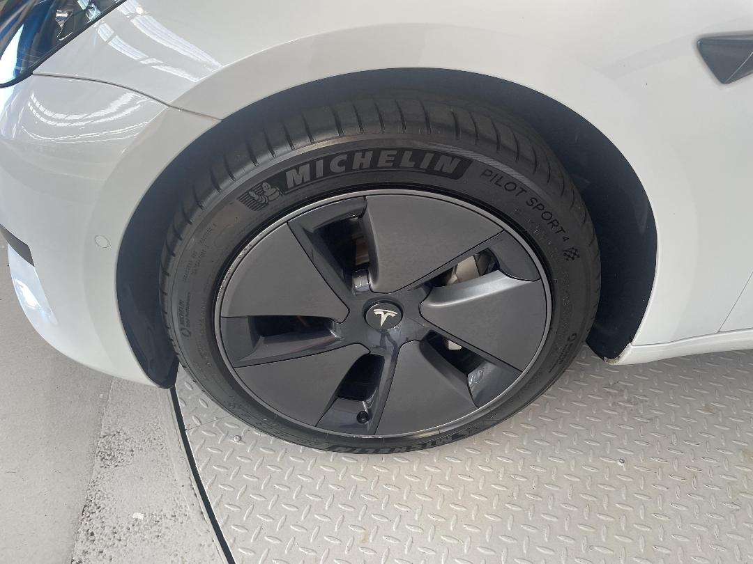 Photo '10' of Tesla Model 3