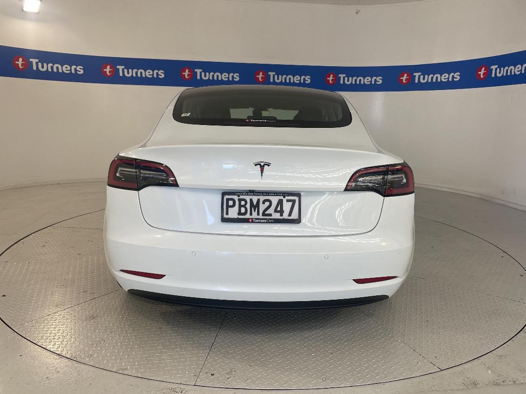 Photo '6' of Tesla Model 3