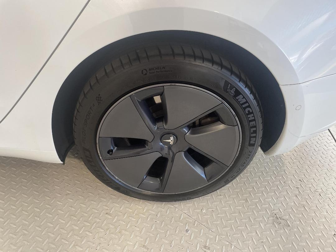 Photo '11' of Tesla Model 3