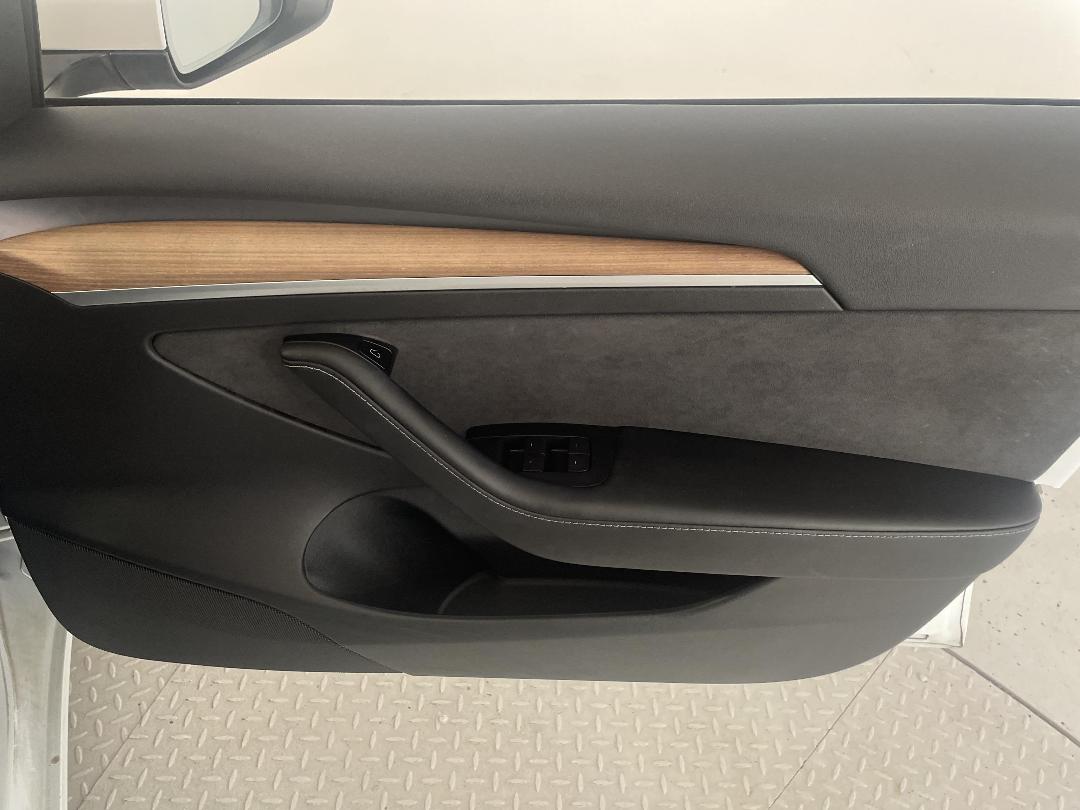 Photo '15' of Tesla Model 3