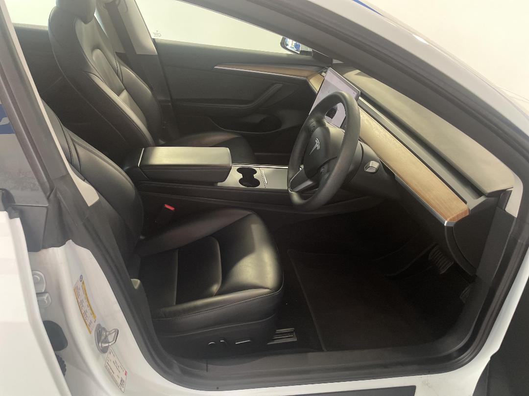 Photo '16' of Tesla Model 3