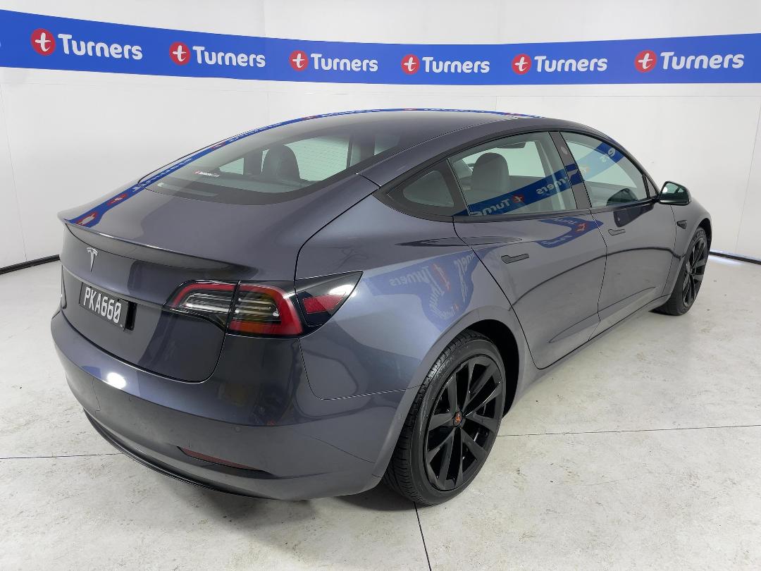 Photo '7' of Tesla Model 3